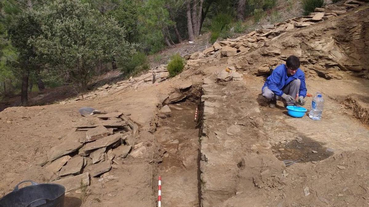 Excavación en el yacimiento de O Castrillón.   | // FDV