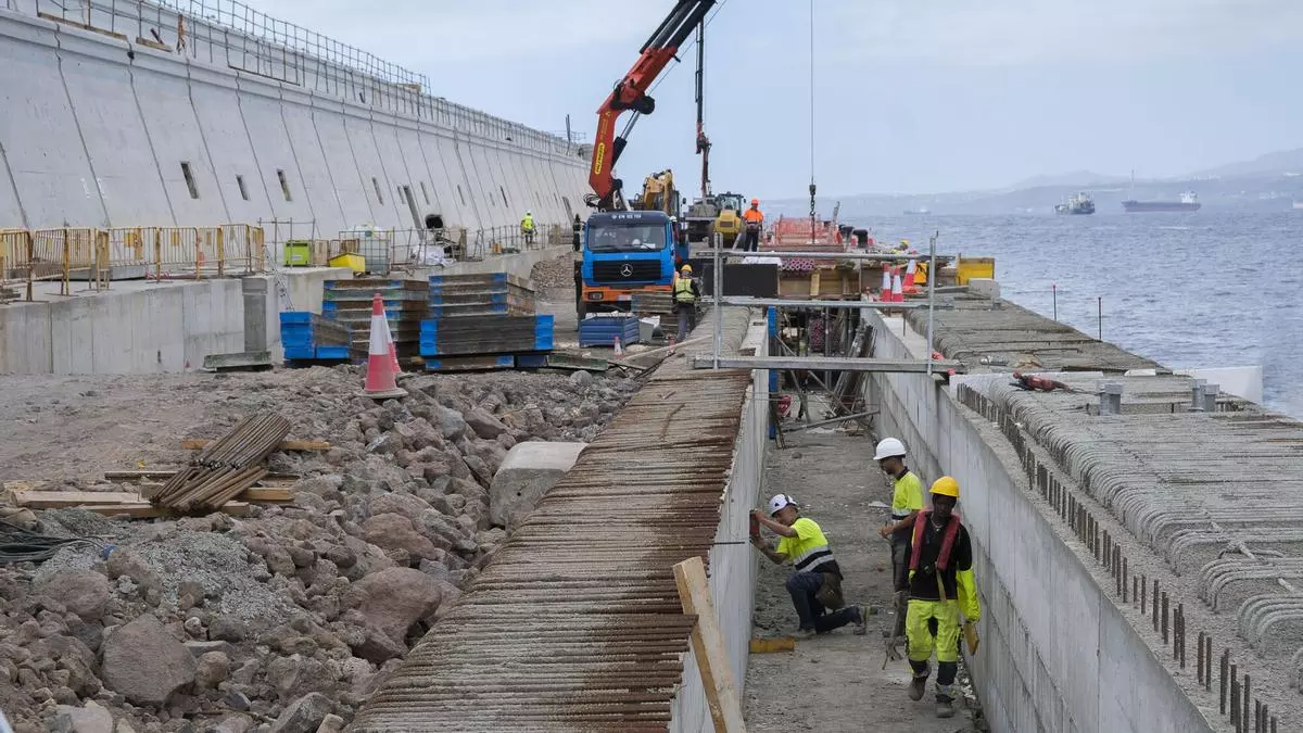 Obras de ampliación del dique Nelson Mandela del Puerto de Las Palmas