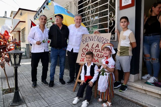 Visita de Ángel Víctor Torres a Cuba