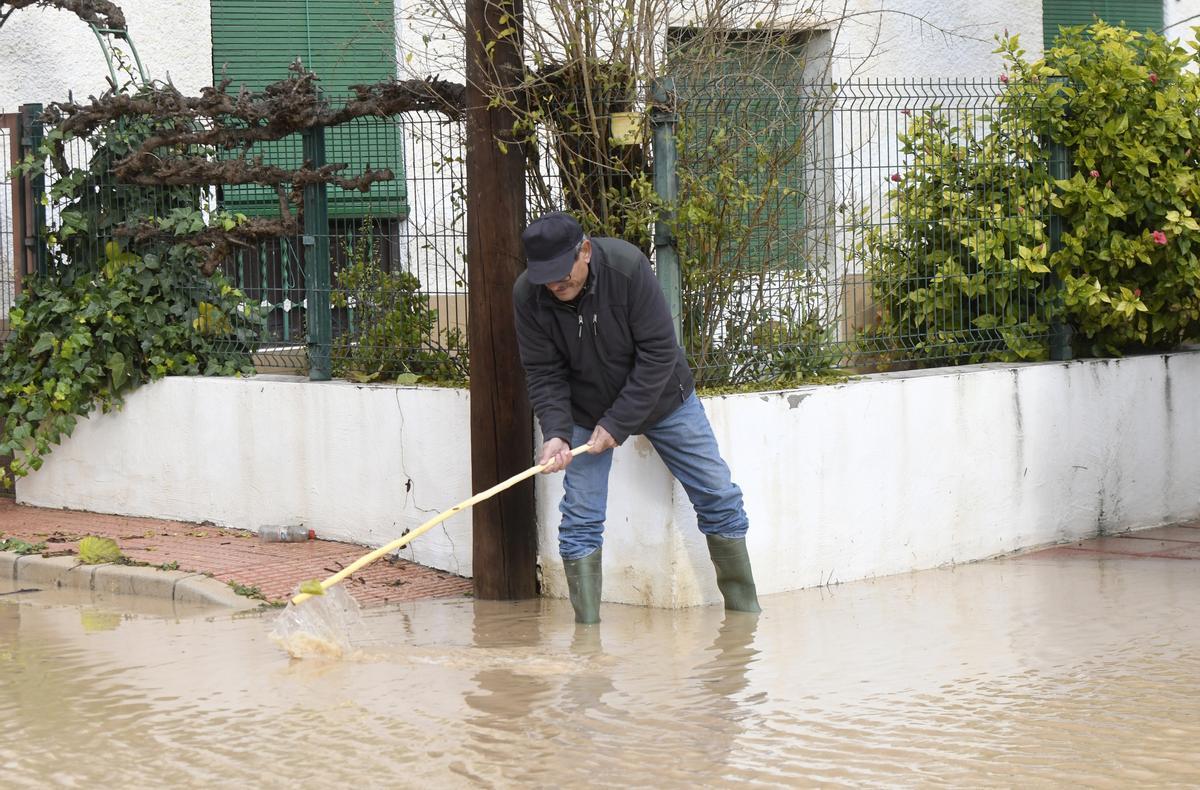 Así han dejado las lluvias las calles de Cobatillas