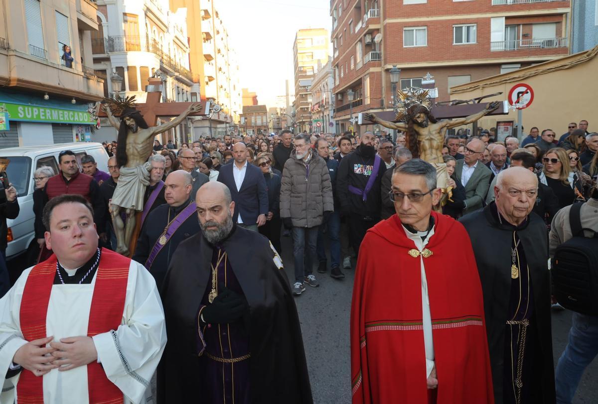 El encuentro de los cristos del Cabanyal estrenan el Viernes Santo de la Semana Santa Marinera de València