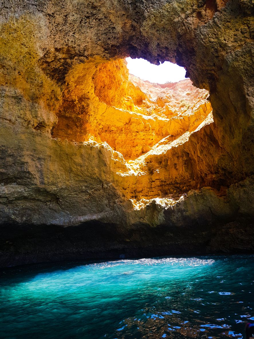 Las cuevas de Benagil son un imprescindible de Algarve.