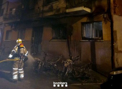 Incendio en la calle de la Plana de Sant Boi de Llobregat