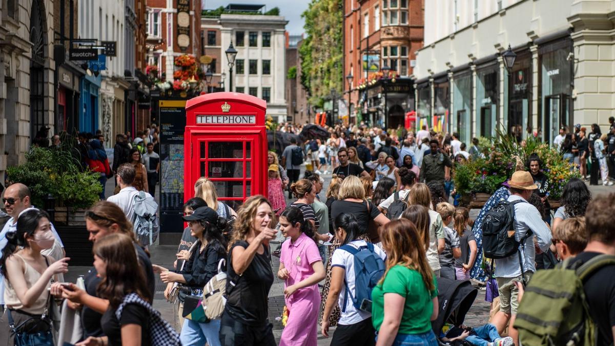 Una calle abarrotada en Londres.