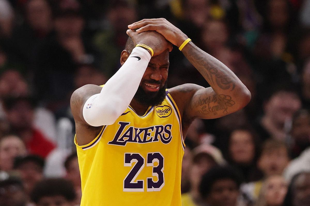 CHICAGO, ILLINOIS - MARCH 27: LeBron James #23 of the Los Angeles Lakers reacts against the Chicago Bulls during the second half at the United Center on March 27, 2025 in Chicago, Illinois. NOTE TO USER: User expressly acknowledges and agrees that, by downloading and or using this photograph, User is consenting to the terms and conditions of the Getty Images License Agreement. Michael Reaves/Getty Images/AFP (Photo by Michael Reaves / GETTY IMAGES NORTH AMERICA / Getty Images via AFP)