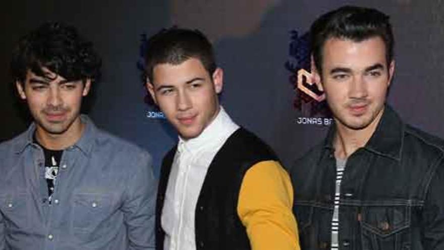 Los tres miembros de Jonas Brothers.