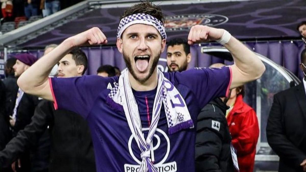 Branco van den Boomen celebrando el ascenso a Ligue 1 con el Toulouse