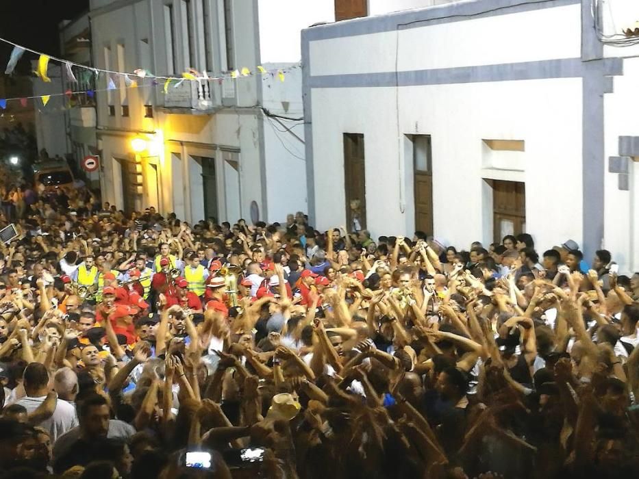 Agaete se llena de color en la rama en honor a Nuestra Señora de las Nieves