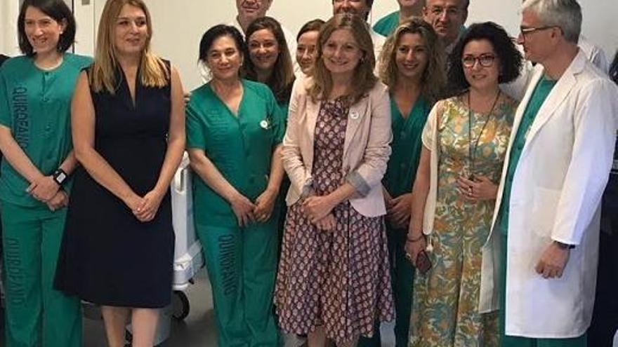 La consejera de Salud, Marina Álvarez, en una reciente visita al Hospital Regional.