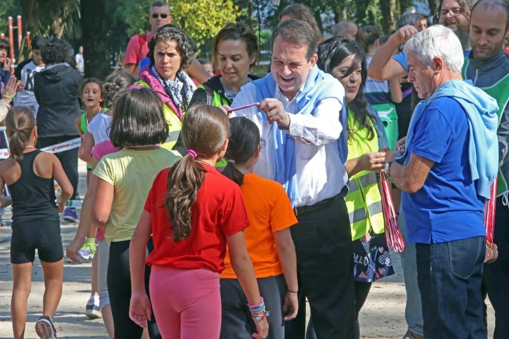 Más de mil niños -muchos acompañados por sus padres y sus madres- participaron en Castrelos en el XXI Cross Escolar-AD Castro San Miguel