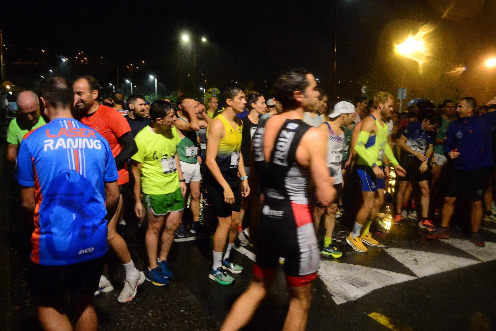 La XXVI Carreira San Martiño de Bueu, contra la lluvia y el viento