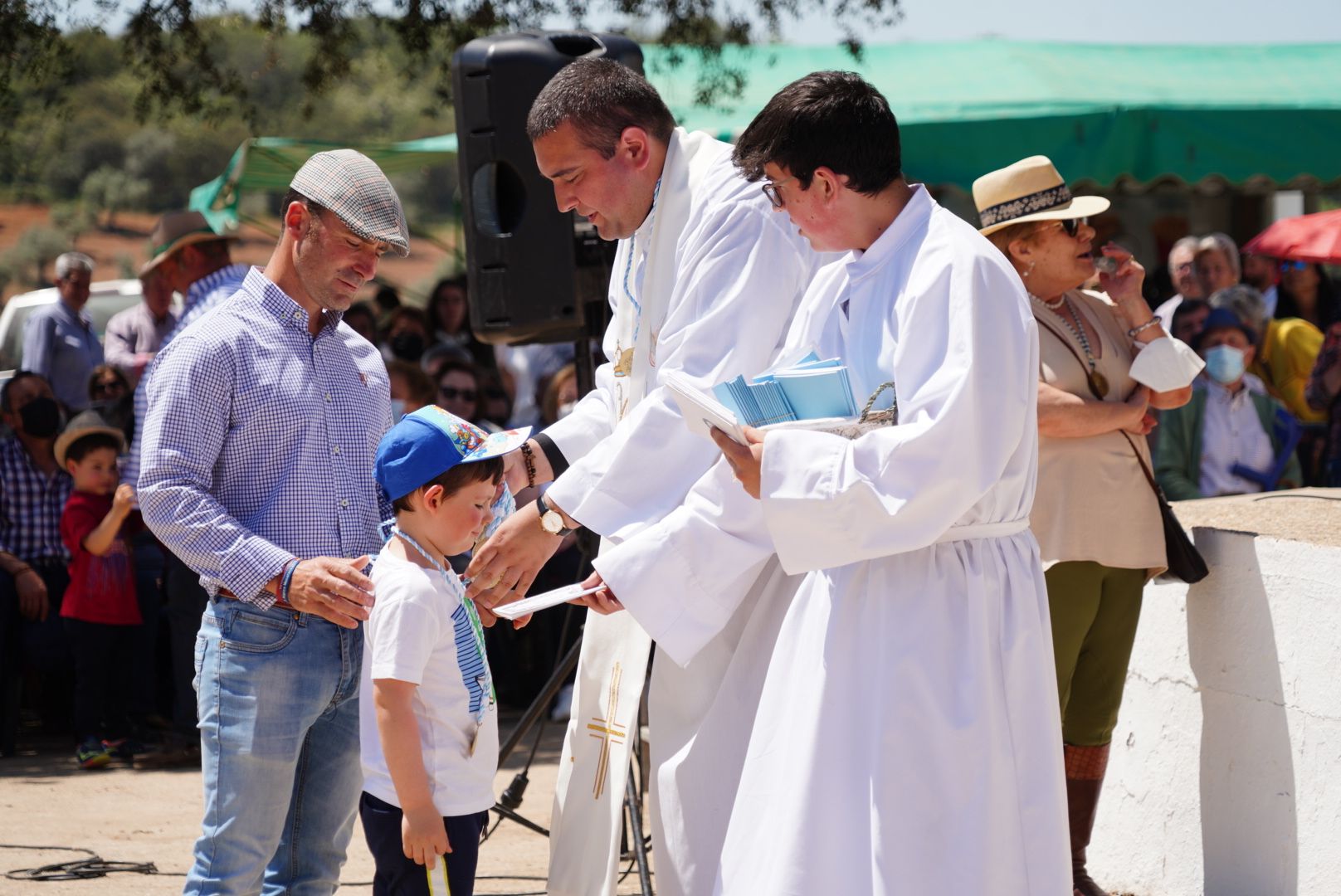 La Virgen de la Antigua regresa a Hinojosa del Duque rodeada de romeros