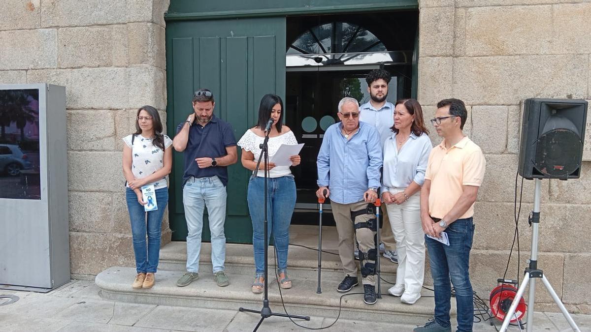 El pasado miércoles se realizó una concentración pacífica en contra del maltrato a menores en Cambados.