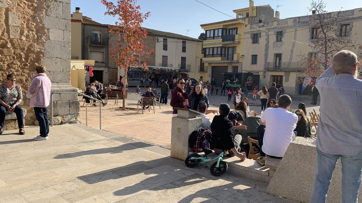 La plaça Major de Borrassà tornarà a viure la festa major.