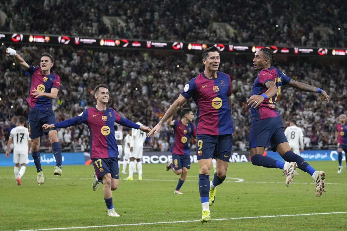 El Barça golea 2-5 al Madrid en la final de la Supercopa