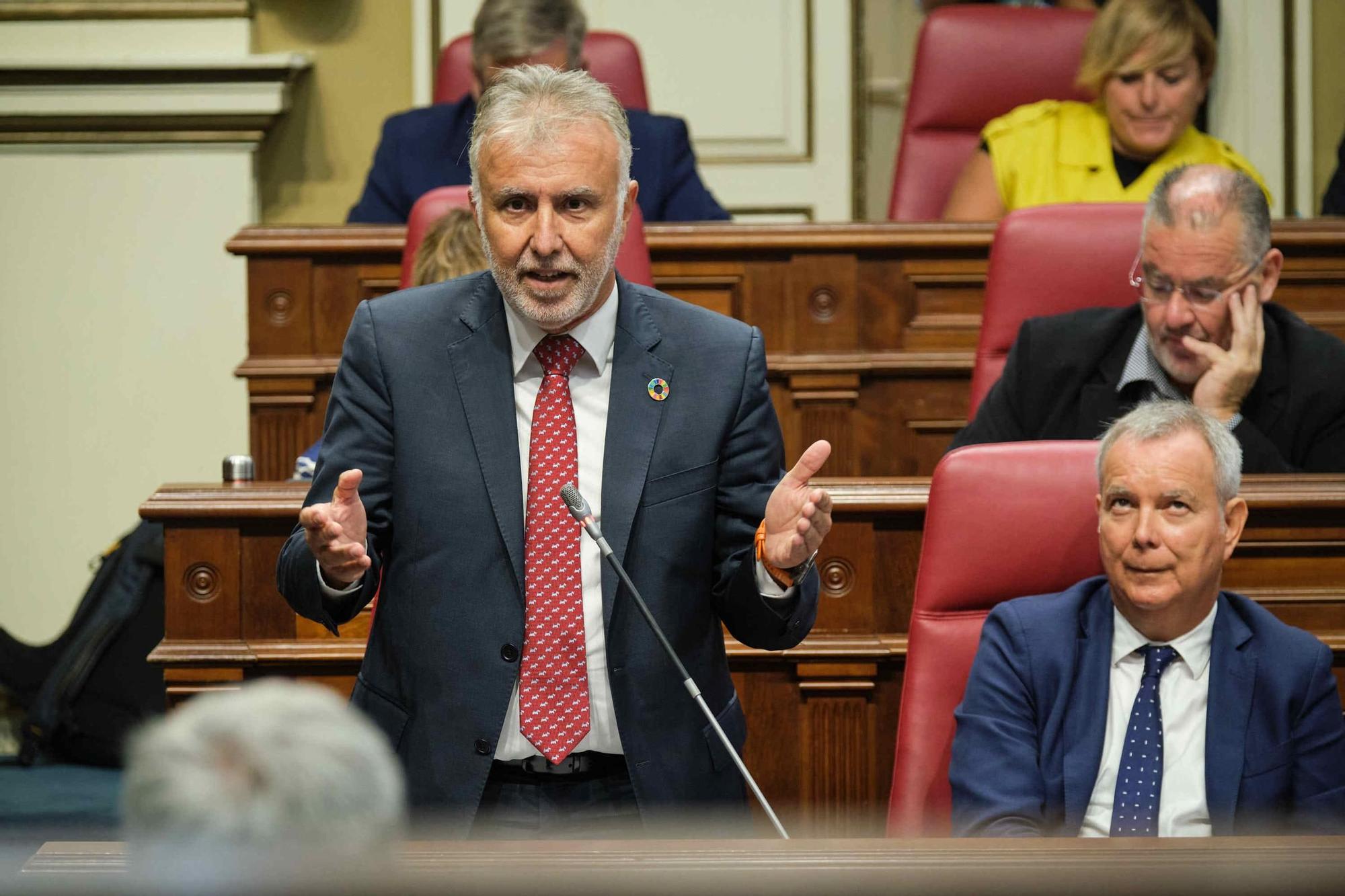 Pleno del Parlamento de Canarias