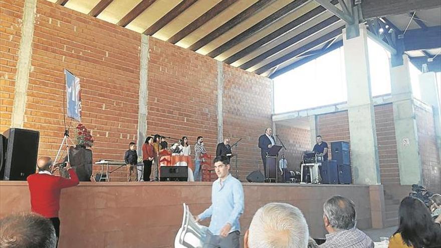Adamuz rinde homenaje a su cantaor Diego Ayllón