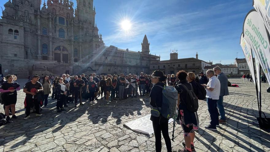 Jóvenes canarios culminan el Camino de Santiago y piden el fin de la guerra en Ucrania