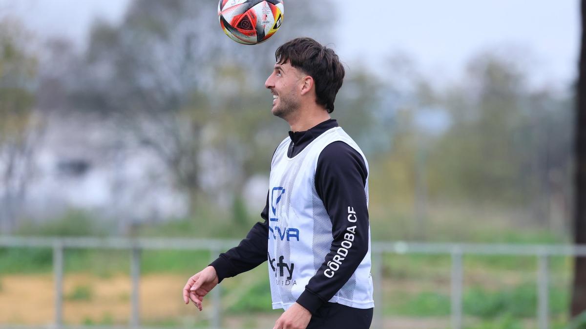 Adri Castellano, sonriente en la sesión de trabajo de este miércoles.