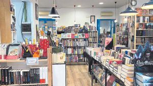 Interior de la librería La Bookman, en Figueres (Girona).