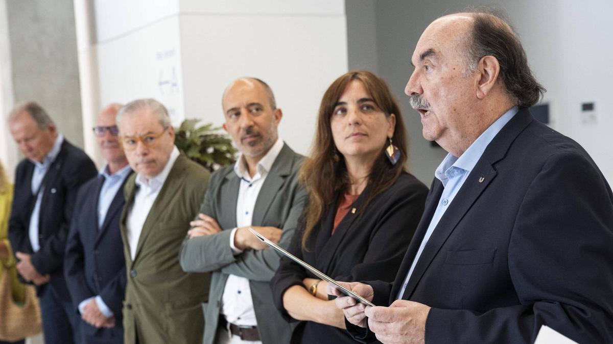 El rector de la UVic-UCC, Josep Eladi Baños, durant la inauguració de la clínica