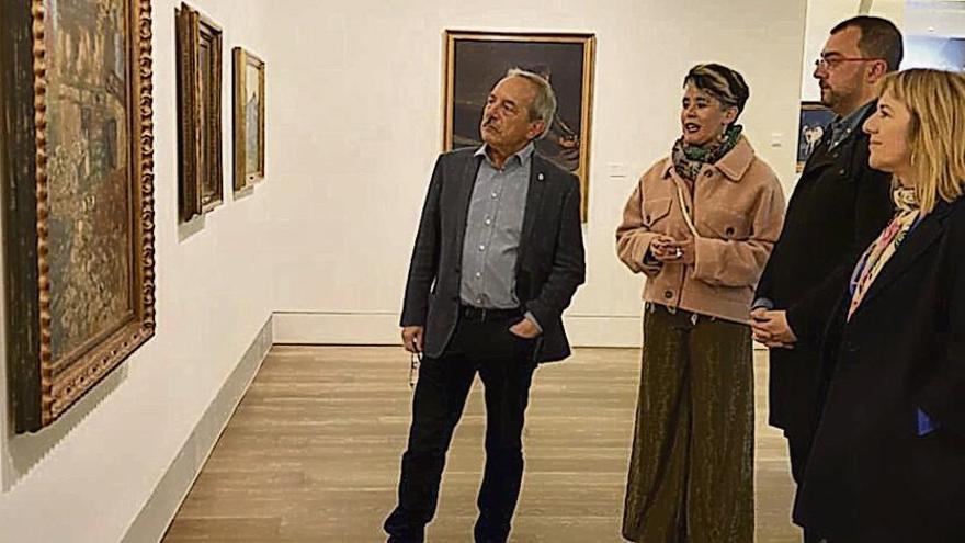 Por la izquierda, Wenceslao López, Lucía Falcón, Adrián Barbón y Marisa Ponga, ayer, en el Bellas Artes.