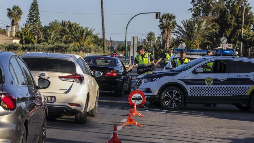 Identificado un conductor de 17 años sin carné que iba por El Altet con una menor de pasajera