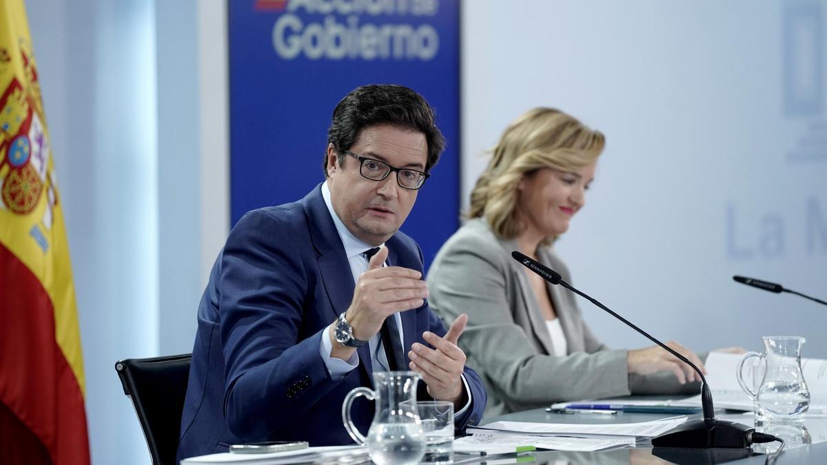 El Gobierno acusa a Ayuso de “absentismo laboral” por no reunirse con Sánchez