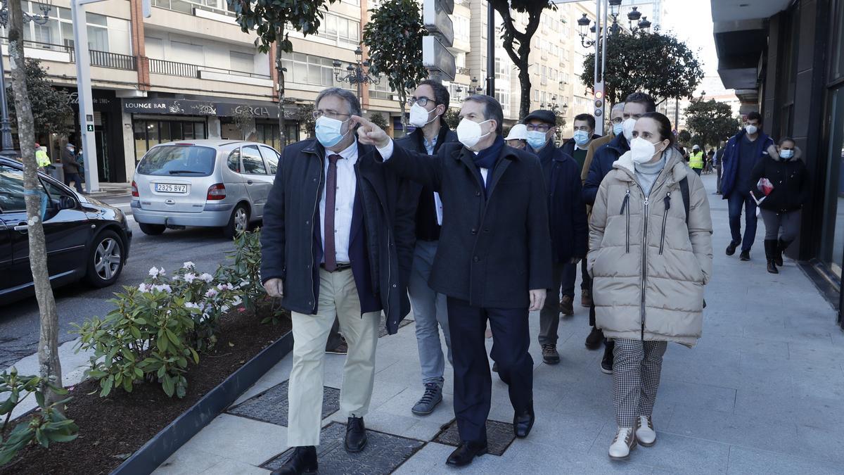 Abel Caballero visita la humanización de García Barbón