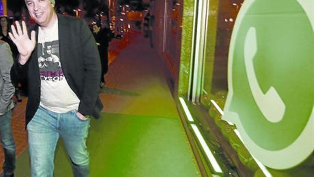 Jan Koum, anoche, cuando se dirigía al restaurante Boujis de Barcelona.