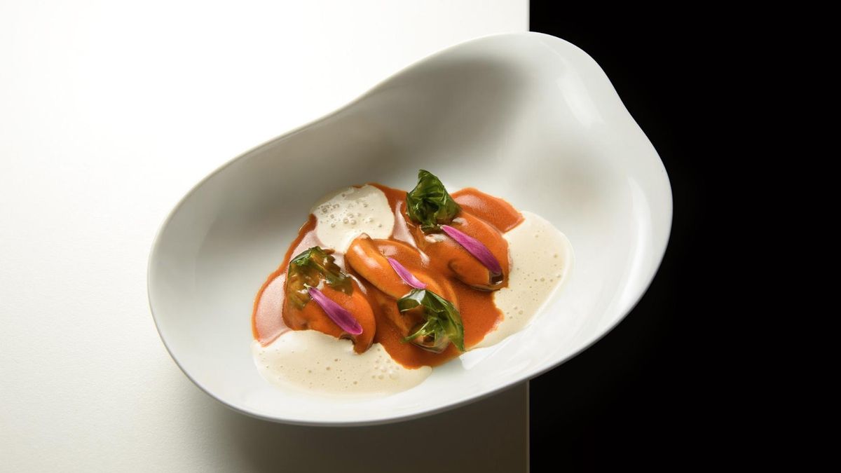 Los vistosos mejillones en escabeche de Carlos Griffo en el restaurante Quinqué.
