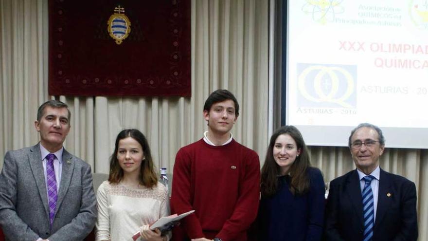 Enrique García gana la Olimpiada de Química