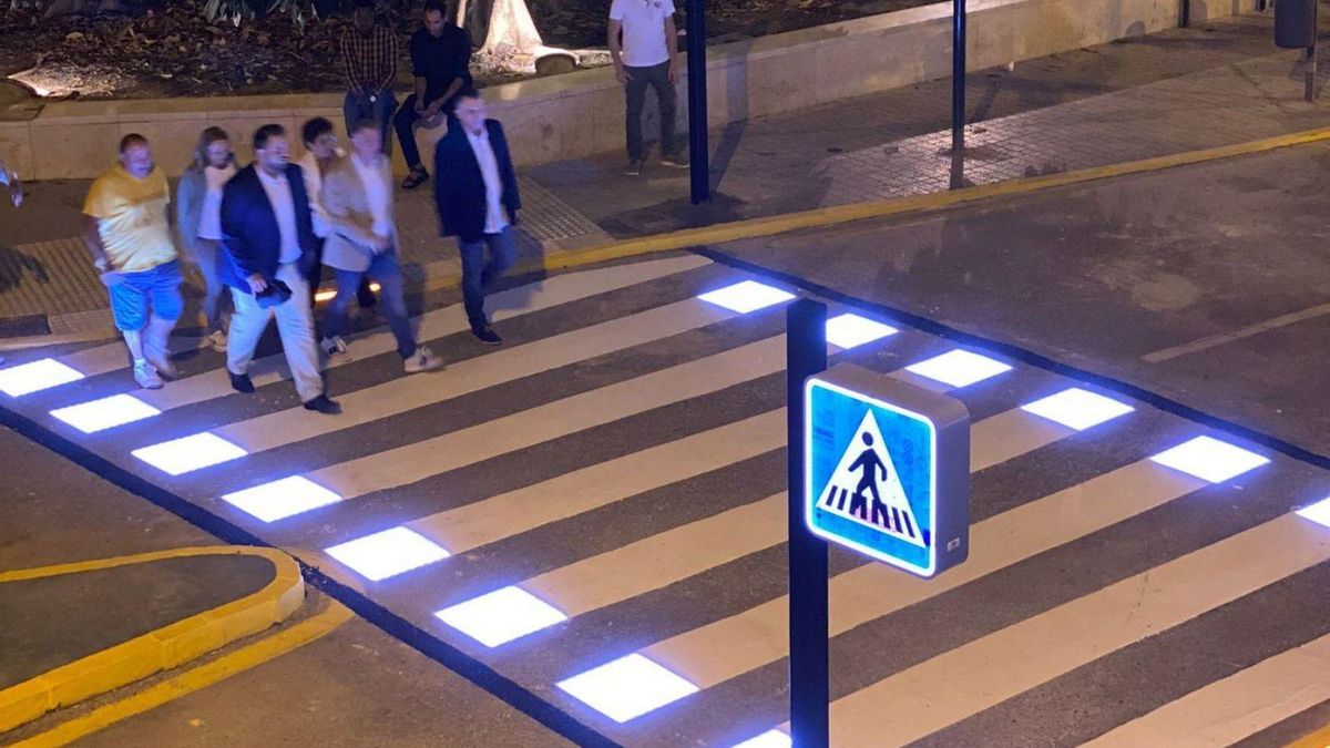 Pasos de peatones inteligentes en Santa Cruz.