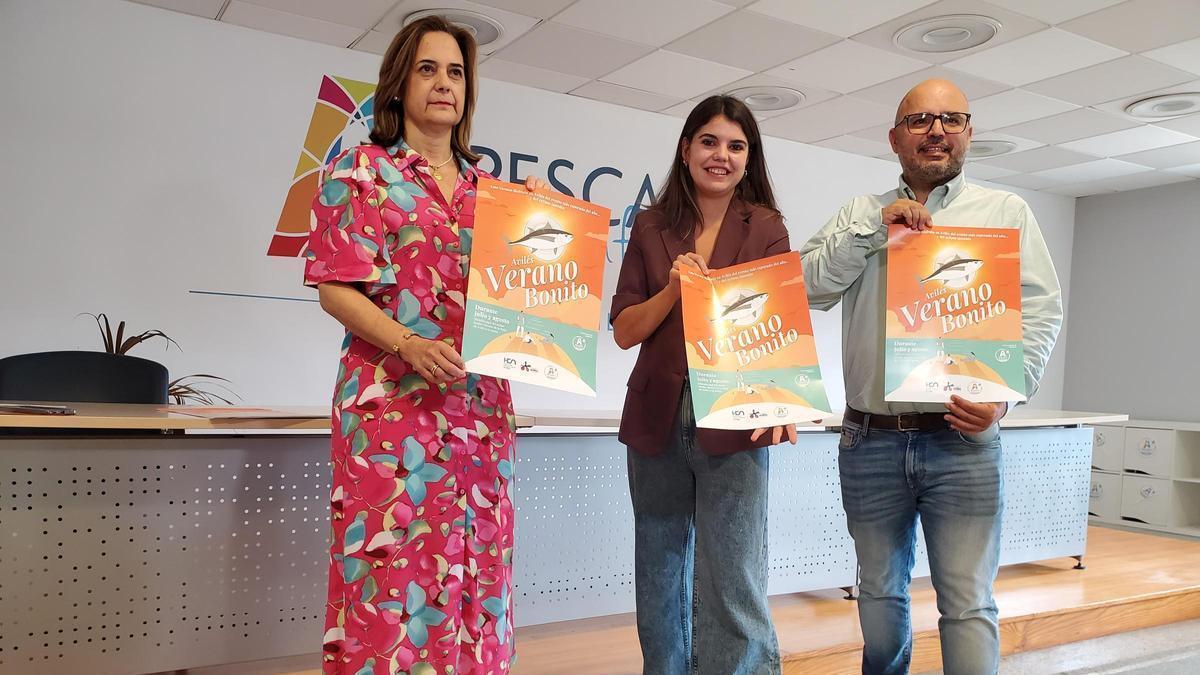 Beatriz Miranda, Raquel Ruiz y Ángel Muñoz, este miércoles en la Rula de Avilés.