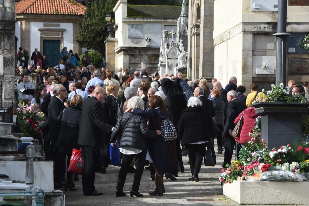 Ofrenda floral en San Amaro por el Día Difuntos