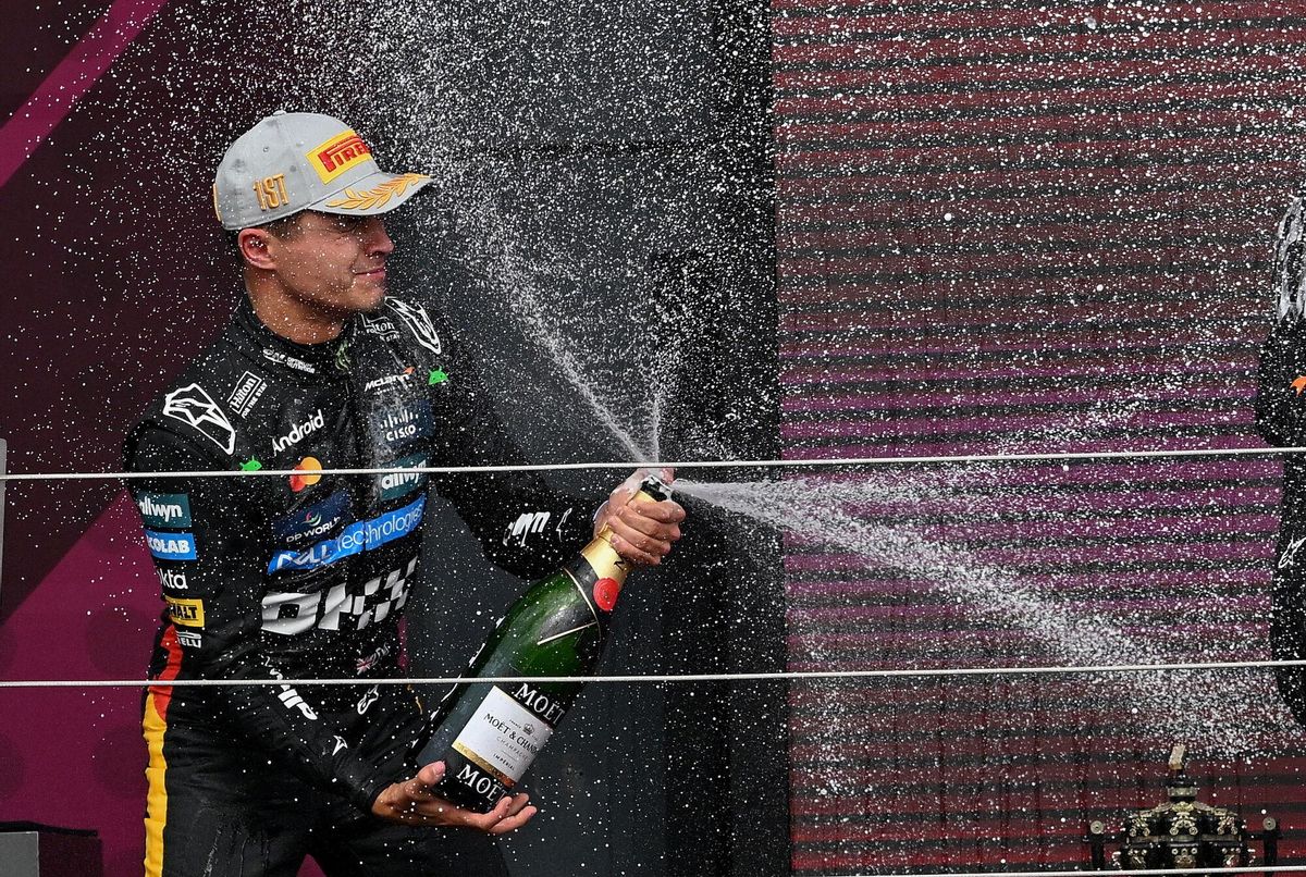 TOWCESTER (United Kingdom), 06/07/2025.- McLaren driver Lando Norris of Britain celebrates winning the Formula 1 British Grand Prix at the at the Silverstone Circuit racetrack, Britain, 06 July 2025. (Fórmula Uno, Reino Unido) EFE/EPA/PETER POWELL .. . TOWCESTER (United Kingdom), 06/07/2025.- McLaren driver Lando Norris of Britain celebrates winning the Formula 1 British Grand Prix at the at the Silverstone Circuit racetrack, Britain, 06 July 2025. (Fórmula Uno, Reino Unido) EFE/EPA/PETER POWELL .. .