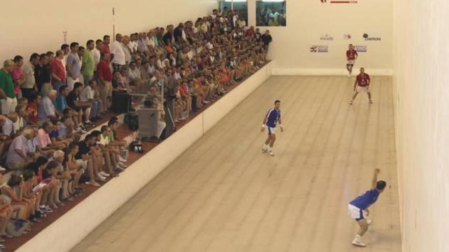 Como en las grandes ocasiones el trinquet El Zurdo de Bellreguard se llenó a rebosar.