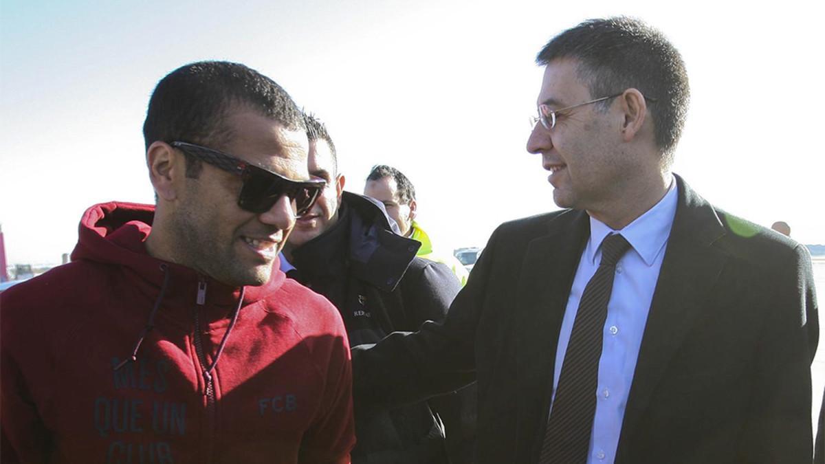 Alves habló de su relación con la directiva que encabeza Bartomeu