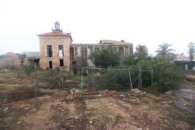 Casa y Torre de Los Balcones con imágenes captadas entre 2008 y 2017 y en el que se observa el deterioro del inmueble