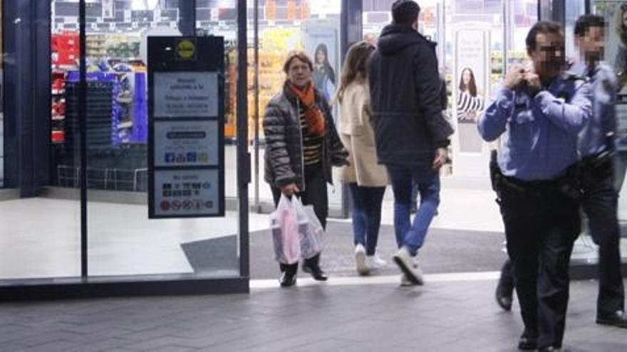 Atrapen un jove després d&#039;apunyalar el vigilant del Lidl dels Maristes