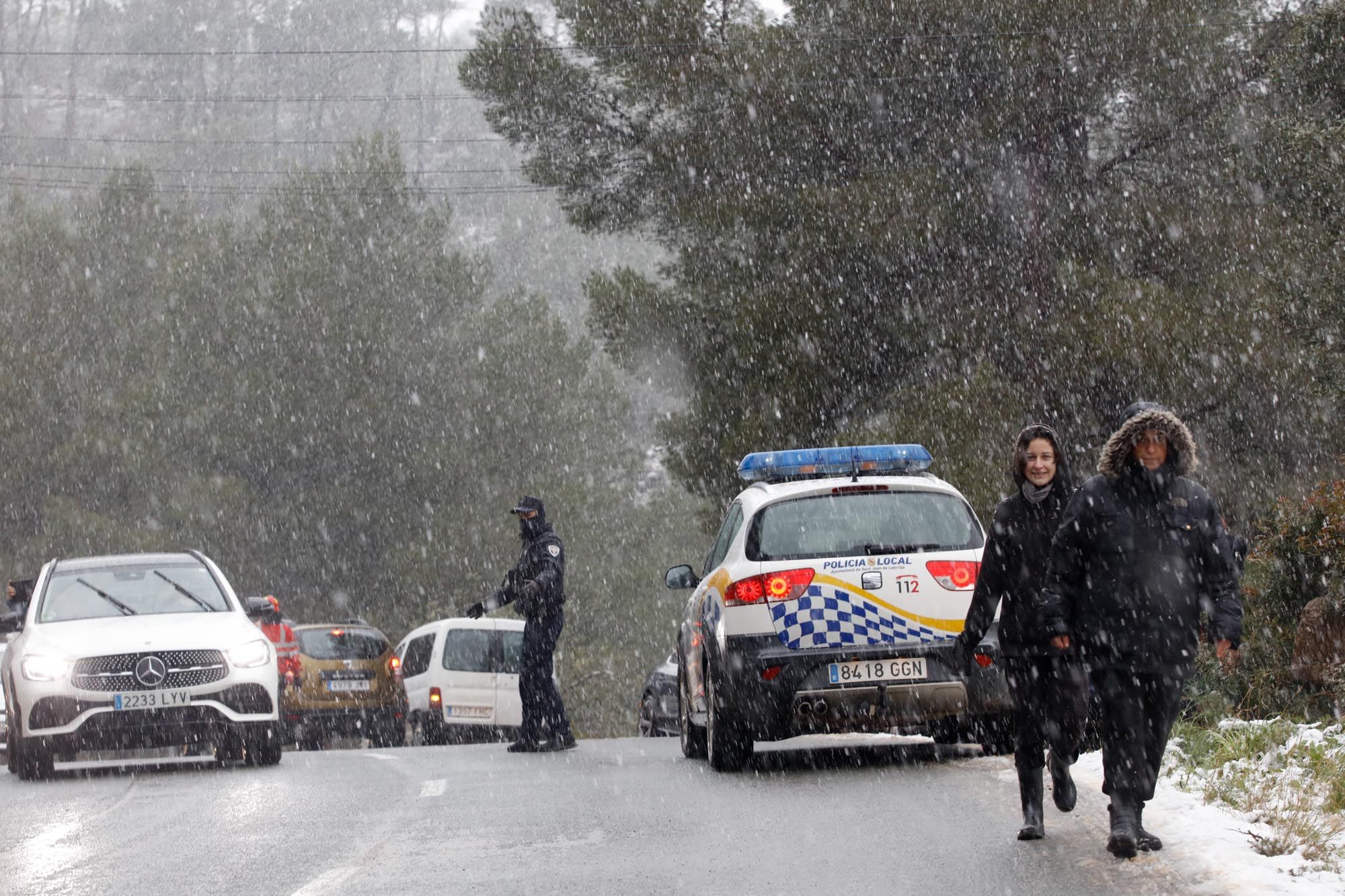 Galería de imágenes de la nieve por la borrasca Juliette en Ibiza