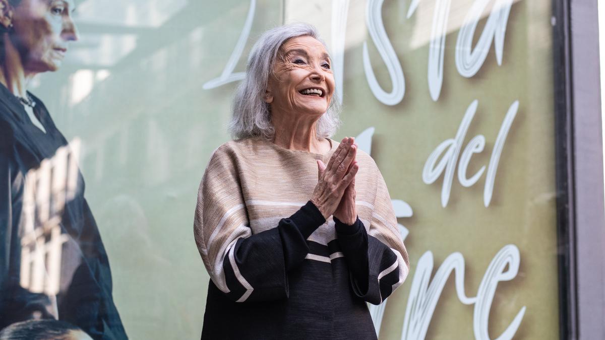 Núria Espert en el Teatre Romea donde interpretó 'La isla del Aire'.