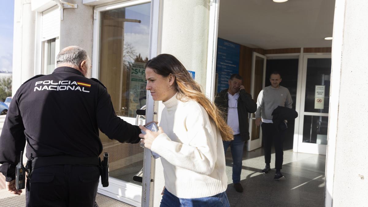 La futbolista Laia Codina a su salida tras declarar por el ‘caso Rubiales’.