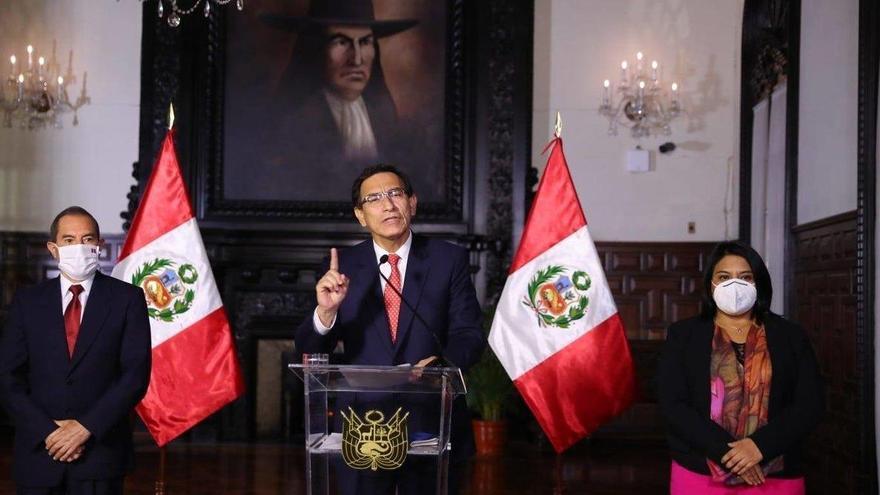 El presidente de Perú descarta dimitir y dice ser víctima de un complot