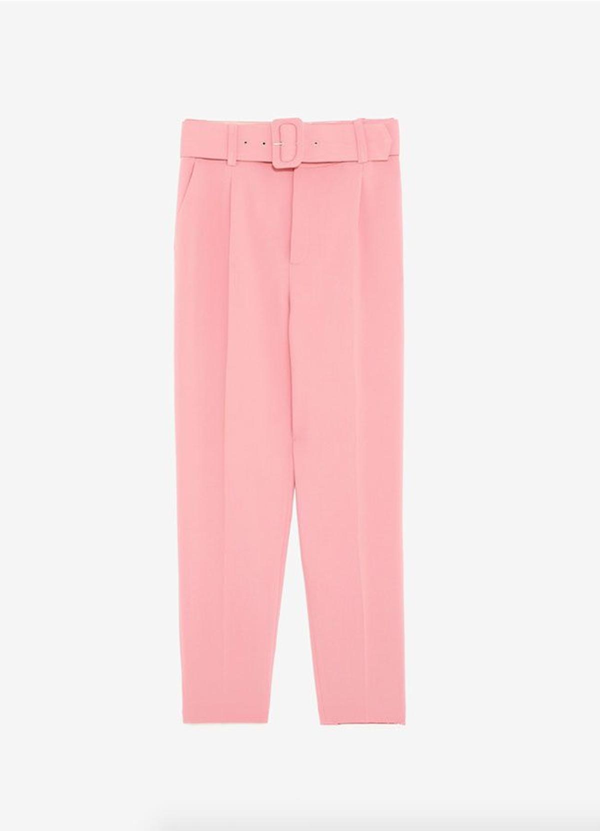 Trajes de chaqueta rosas: pantalón rosa con cinturón