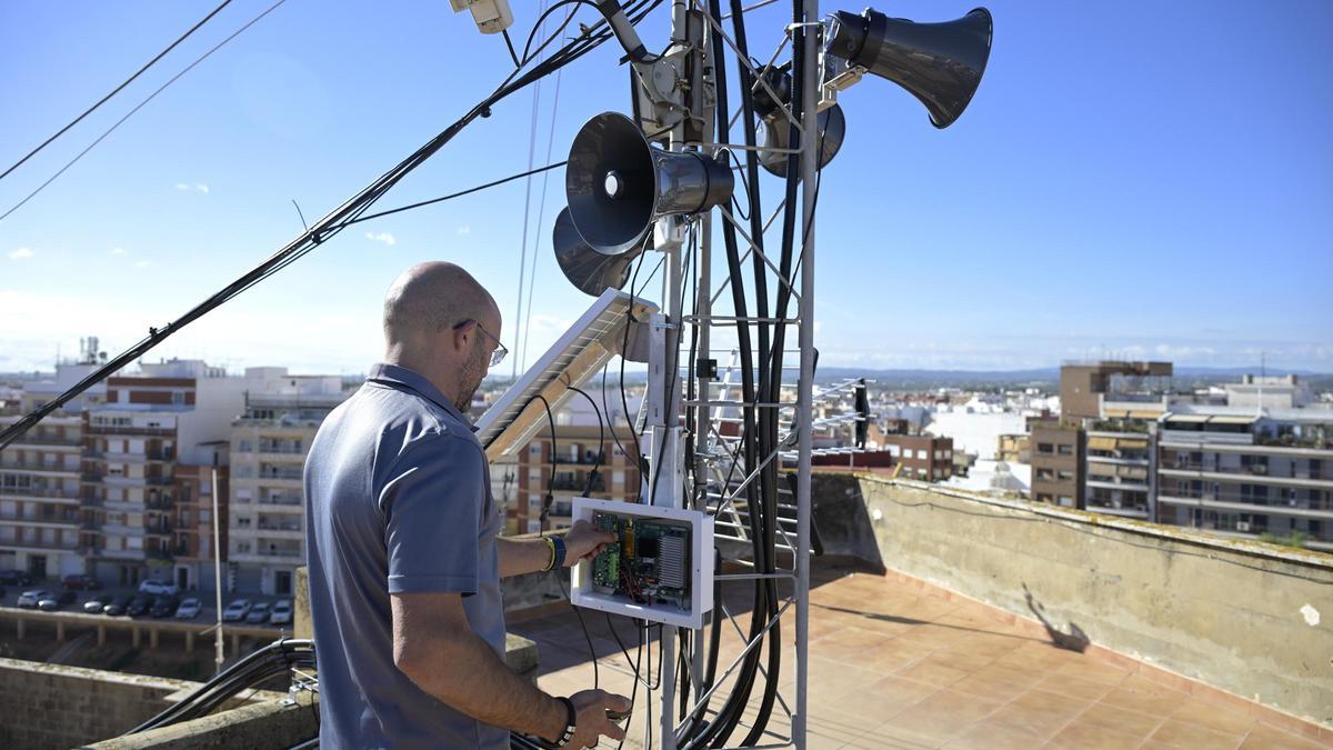 Paiporta prueba su sistema de megafonía ante emergencias.