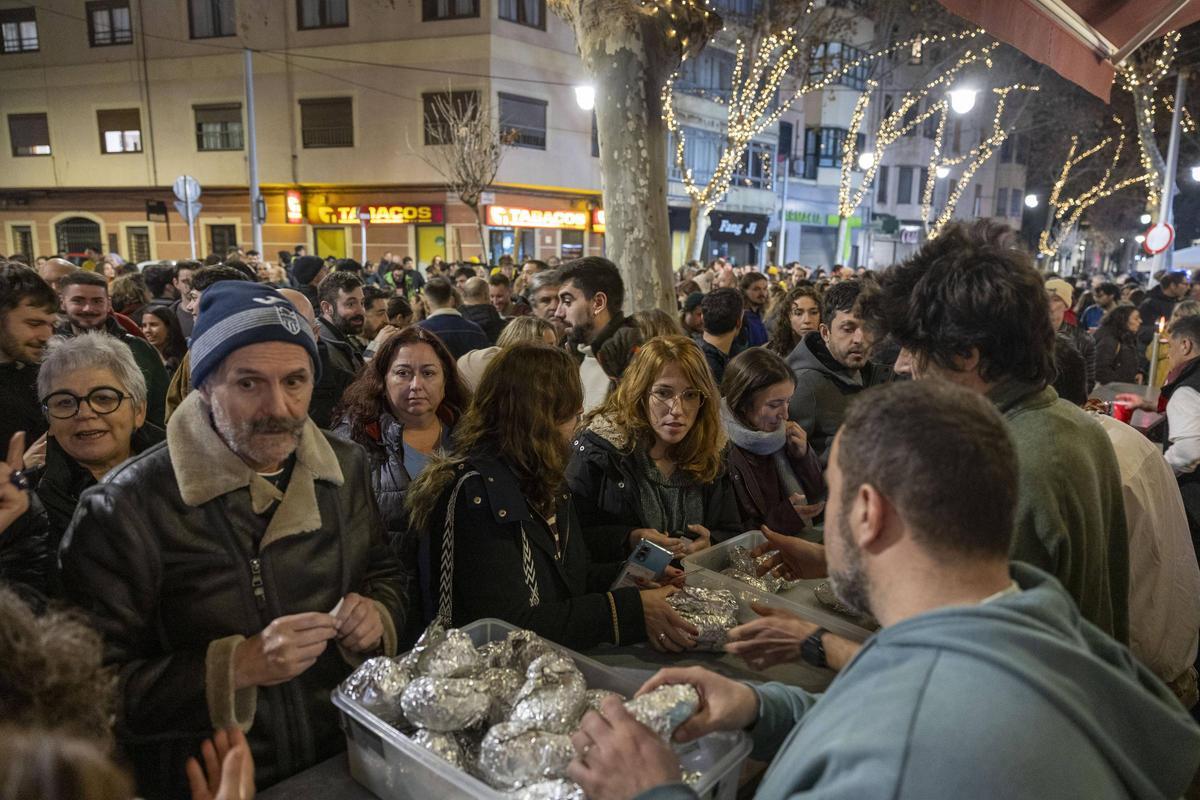 Palma celebra las 'llonguetades' de Sant Sebastià