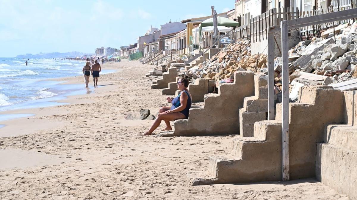 El Consejo de Ministros acorrala al Consell para acatar los derribos de las casas de Babilonia en Guardamar