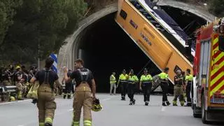 El conductor del bus accidentado en el túnel de la C32 declara que se durmió al volante