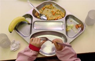 Los niños de familias pobres sufren el doble de obesidad que los de las ricas en Catalunya